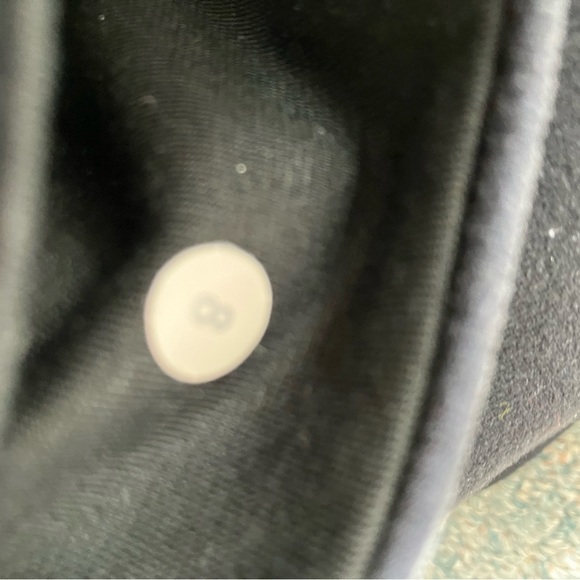 Lululemon capri length leggings. Sz8. Reversible w/white dots to solid black - Picture 6 of 7